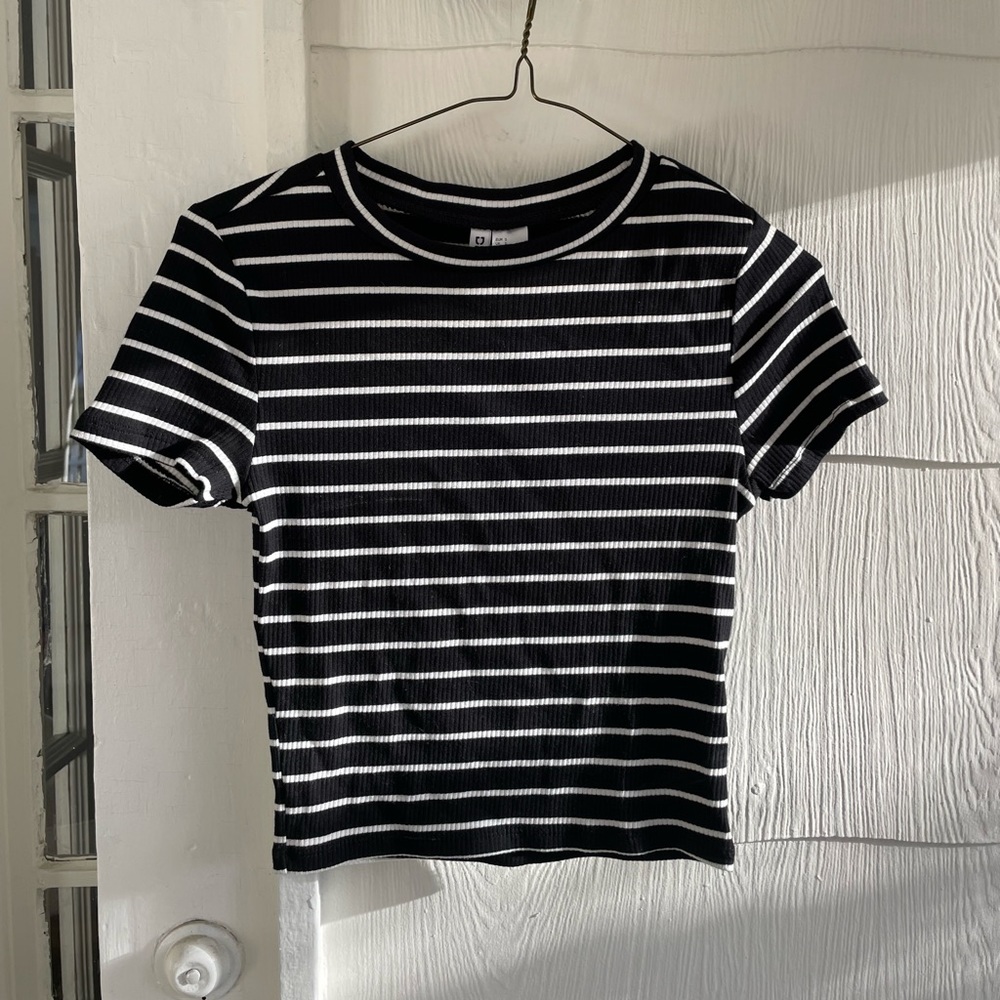 H&M basic tee - Picture 1 of 3